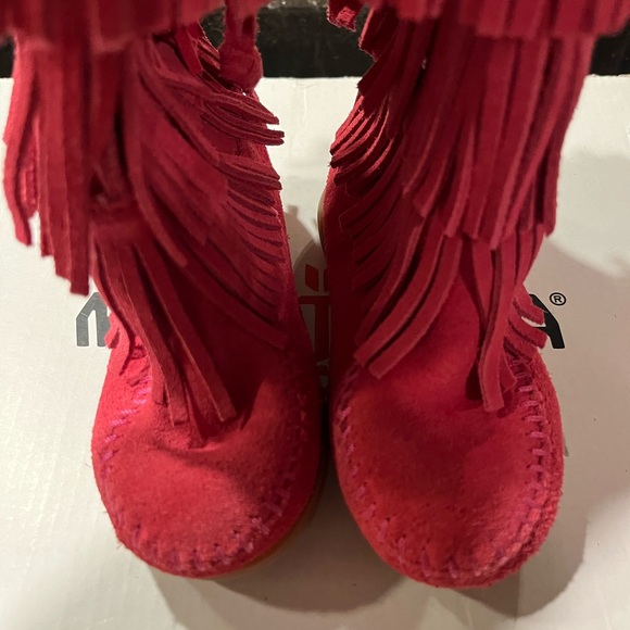 Pink Toddler Minnetonka 3 layer fringe Boots - Picture 4 of 8